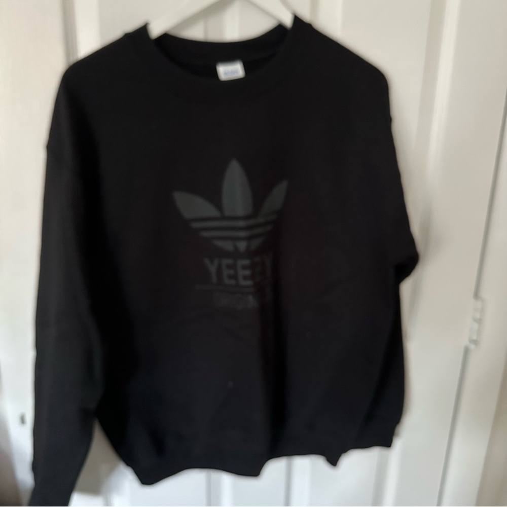 Black Crew Neck Sweatshirt